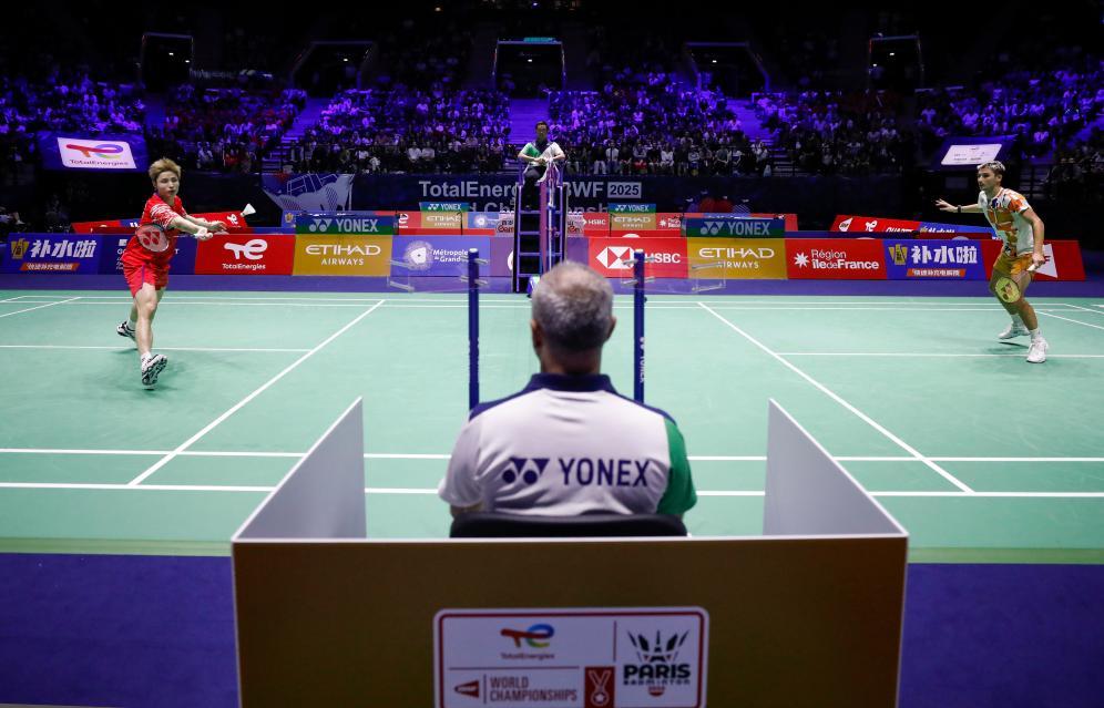 一阵强风夹 一阵强风夹